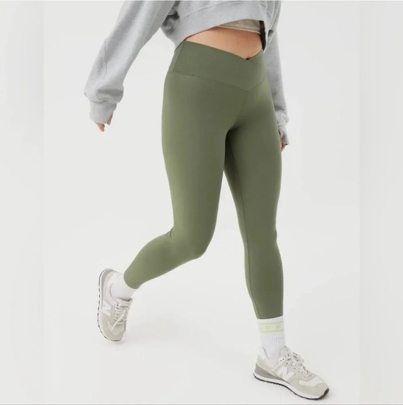 OFFLINE By Aerie Real Me High Waisted Crossover Legging - Picture 1 of 11